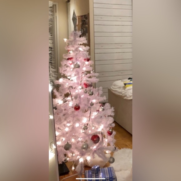 White Christmas tree - Picture 2 of 2